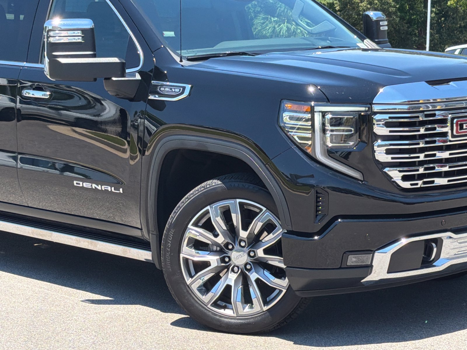 Used 2024 GMC Sierra 1500 Denali w/ Denali Reserve Package AWD/4WD image 3