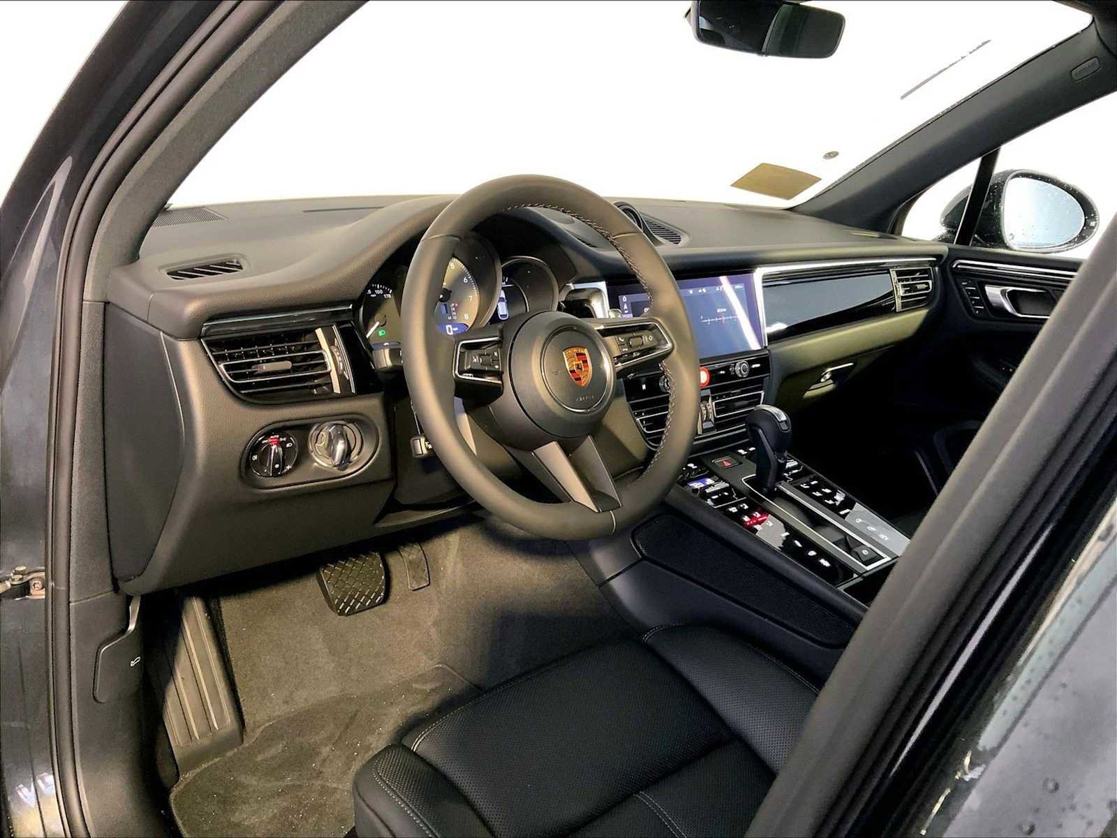 New 2026 Porsche Macan S image 4