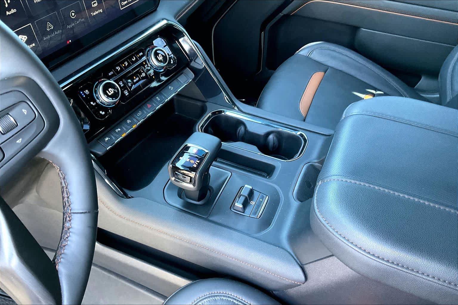 Used 2024 GMC Sierra 1500 AT4 w/ AT4 Premium Package AWD/4WD image 16