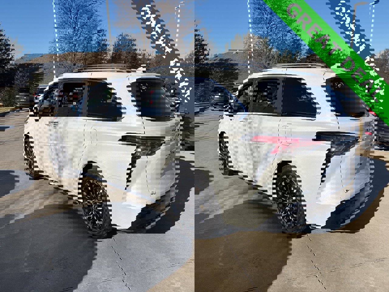 Used 2025 Toyota Sienna Platinum image 7