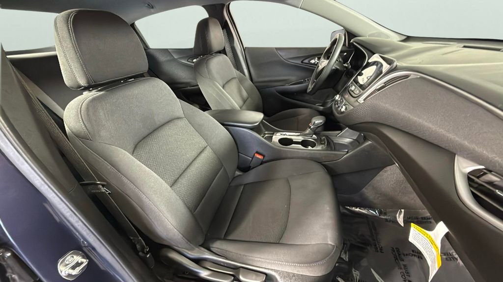 Used 2025 Chevrolet Malibu RS FWD image 30