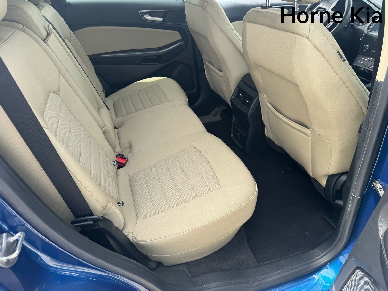 Used 2020 Ford Edge SE FWD image 28