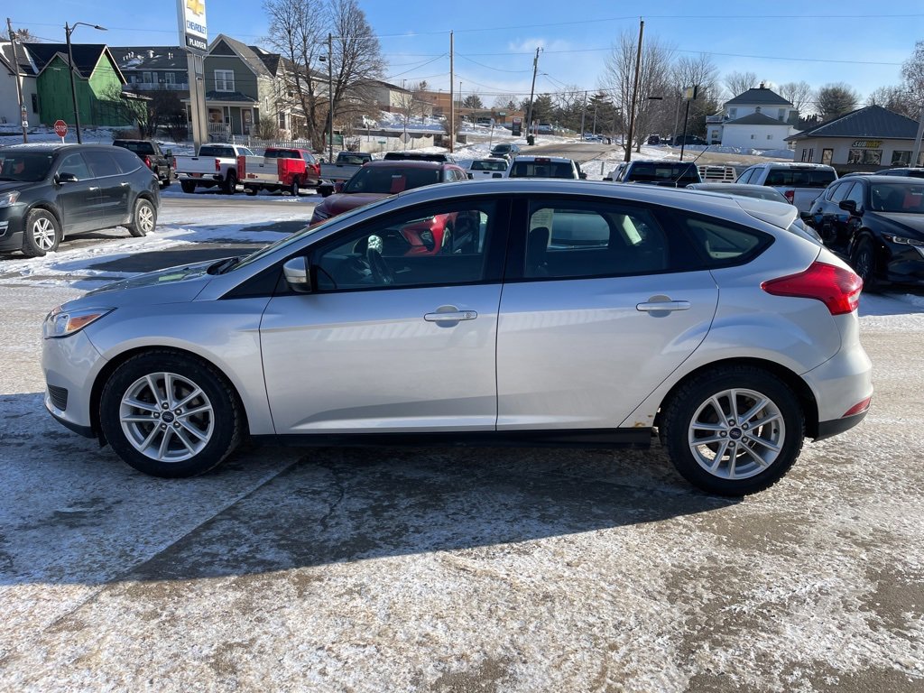 Used 2018 Ford Focus SE w/ Cold Weather Package image 2