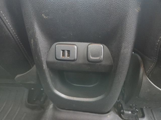 Used 2015 GMC Canyon SLT image 12