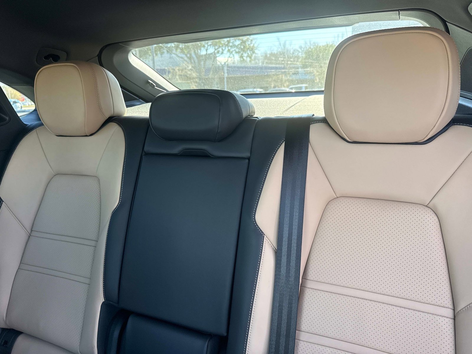 Certified 2026 Porsche Cayenne Coupe image 16