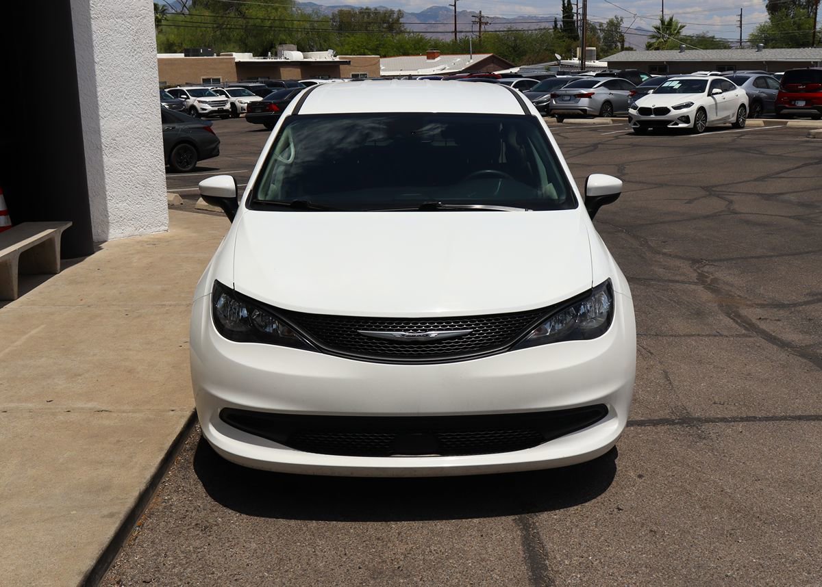 Used 2023 Chrysler Voyager LX FWD image 15