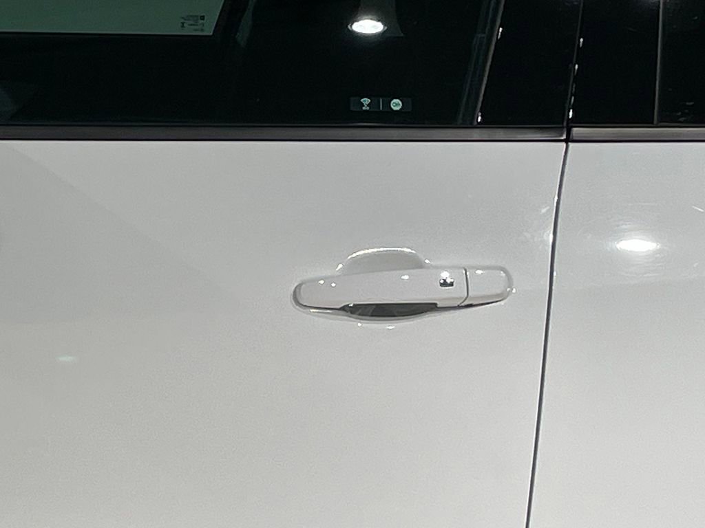 Used 2025 Chevrolet Blazer LT image 16