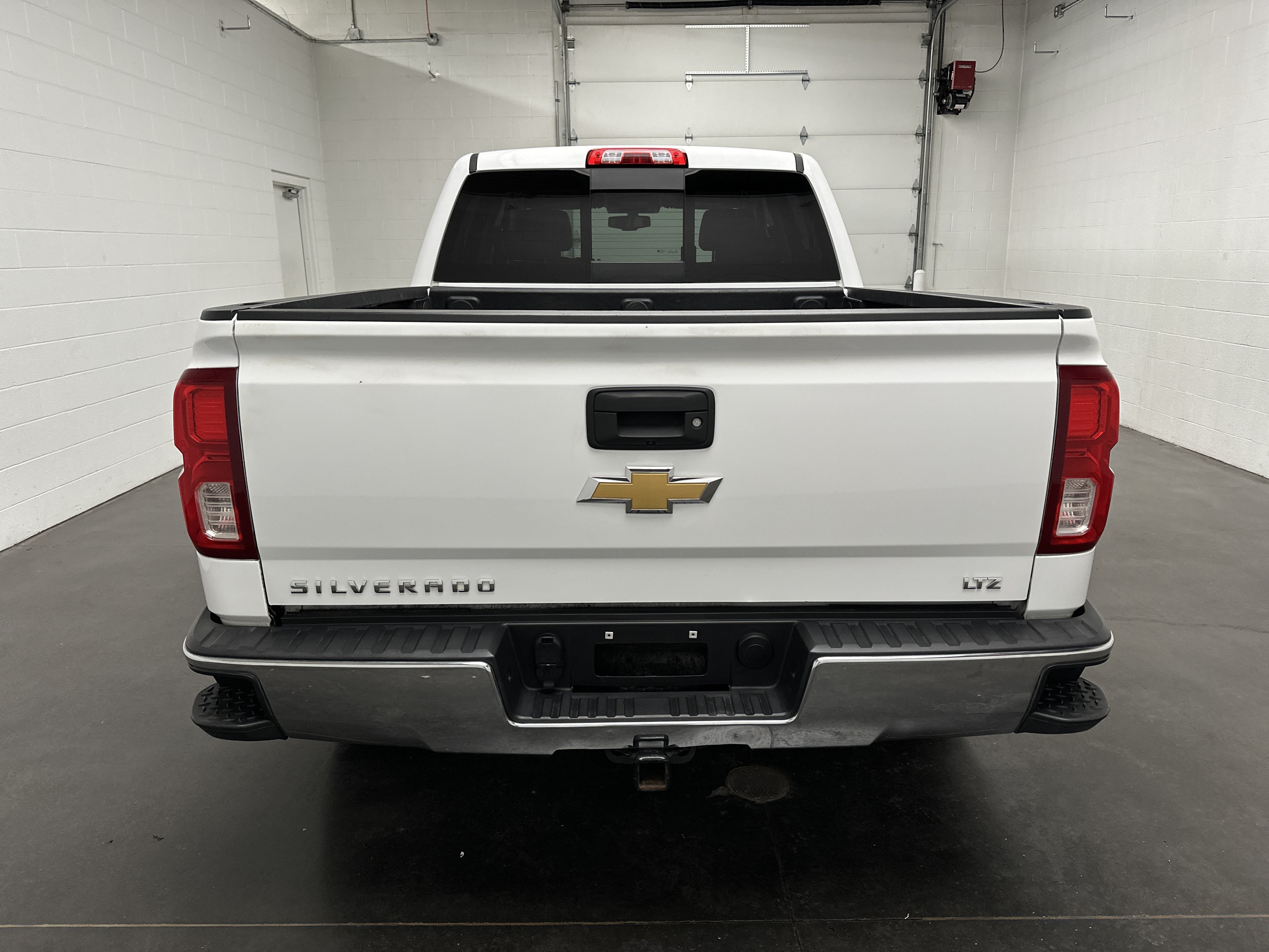 Used 2016 Chevrolet Silverado 1500 LTZ w/ Sport Package AWD/4WD image 9