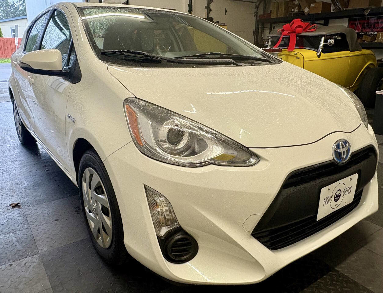 Used 2015 Toyota Prius C Two image 6