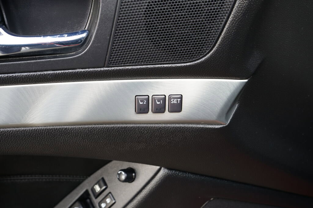 Used 2014 INFINITI Q60 Sport image 13