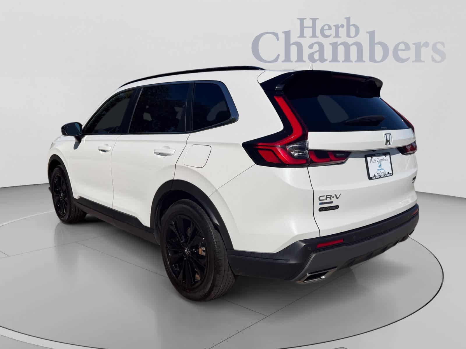 Used 2024 Honda CR-V Sport Touring image 3