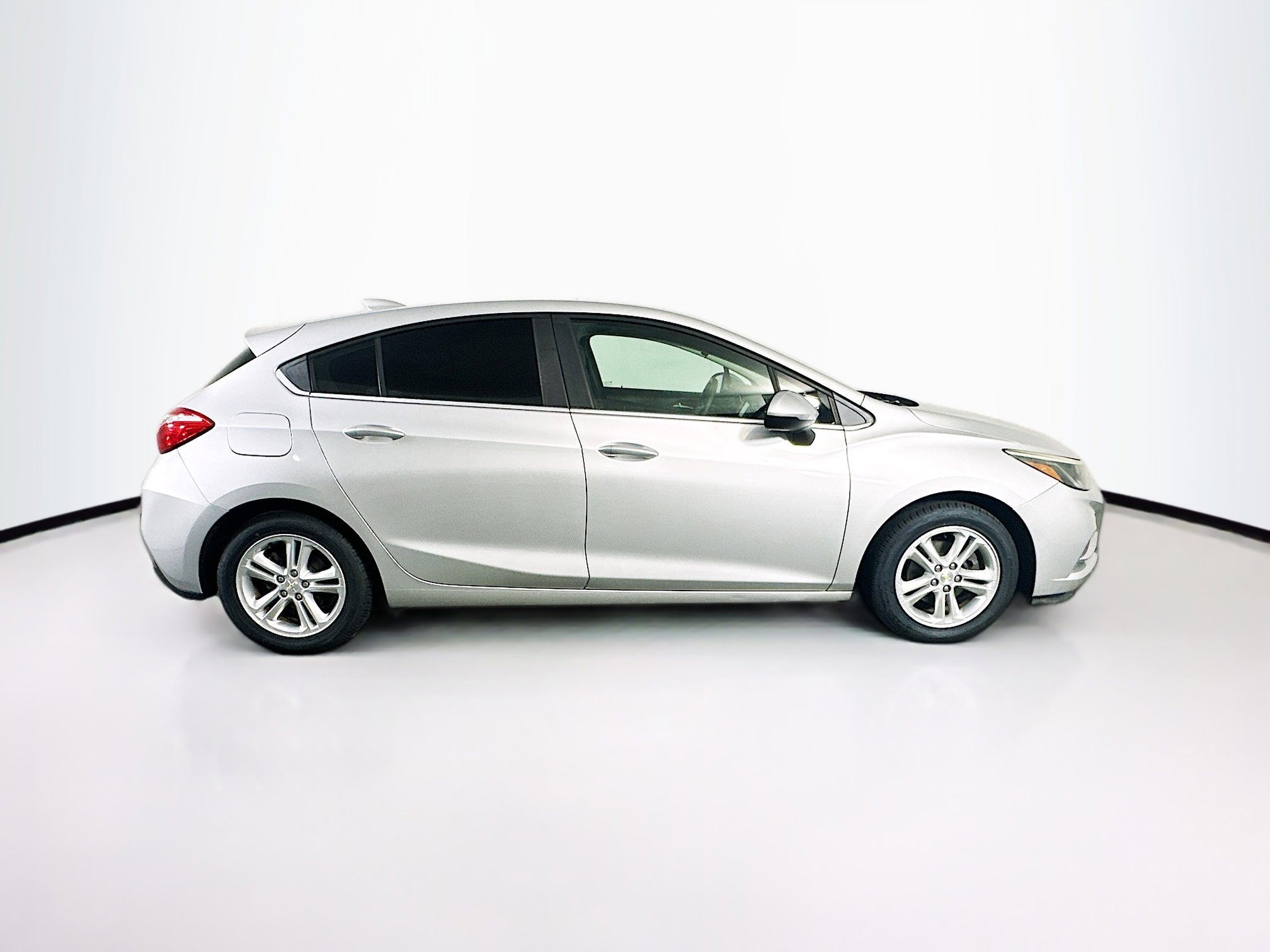 Used 2017 Chevrolet Cruze LT FWD image 10