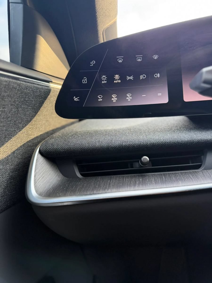 Used 2024 Lucid Air Pure RWD image 19