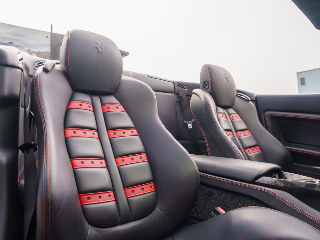 Used 2010 Ferrari California RWD image 29