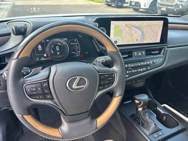 Certified 2025 Lexus ES 300h w/ Luxury Package FWD image 11