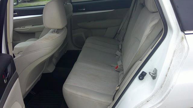 Used 2013 Subaru Outback 2.5i Premium AWD/4WD image 9