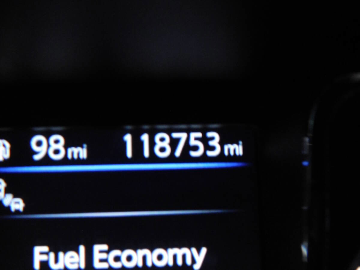 Used 2019 Nissan Titan SV w/ SV Convenience Package image 9