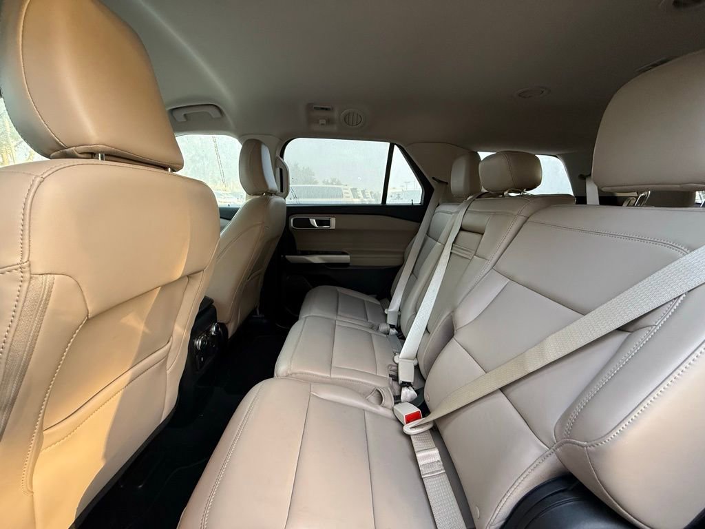 Used 2021 Ford Explorer XLT w/ Equipment Group 202A image 12