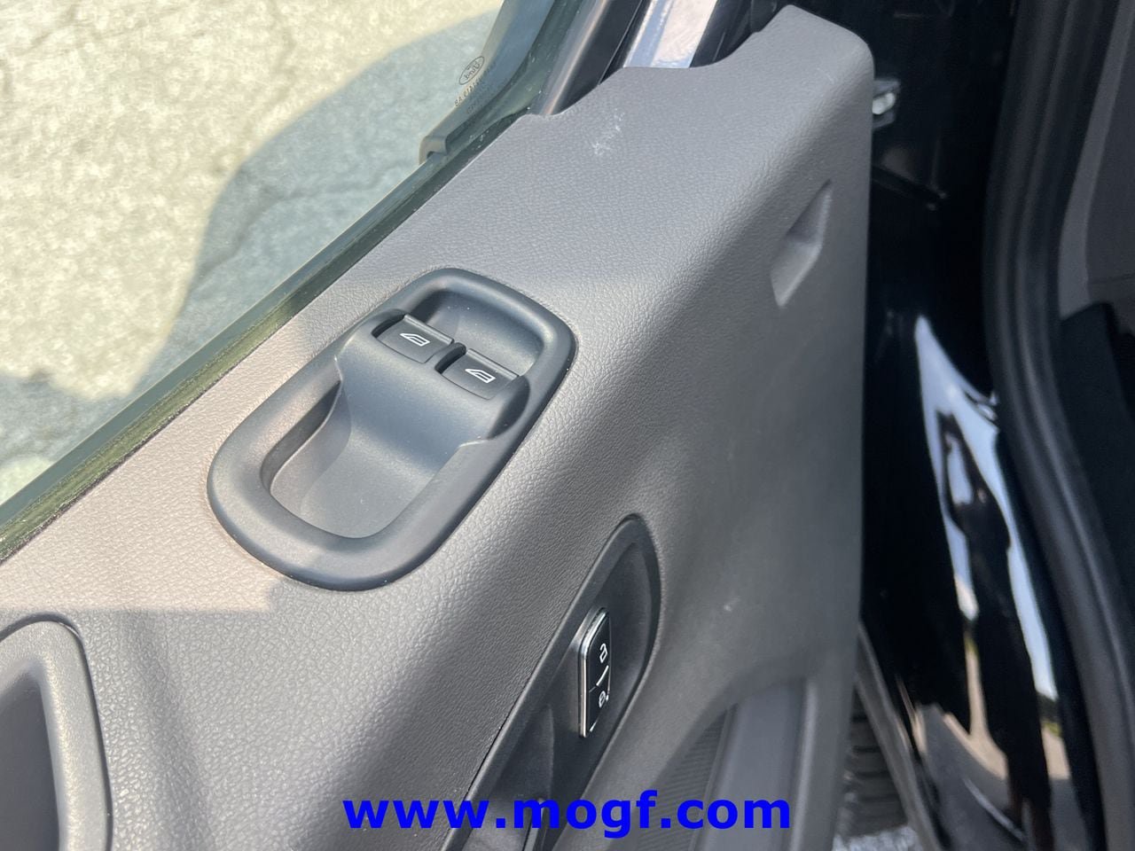 Used 2024 Ford Transit 350 XLT RWD image 16