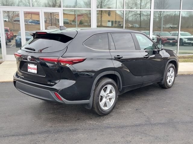 Used 2024 Toyota Highlander LE image 25