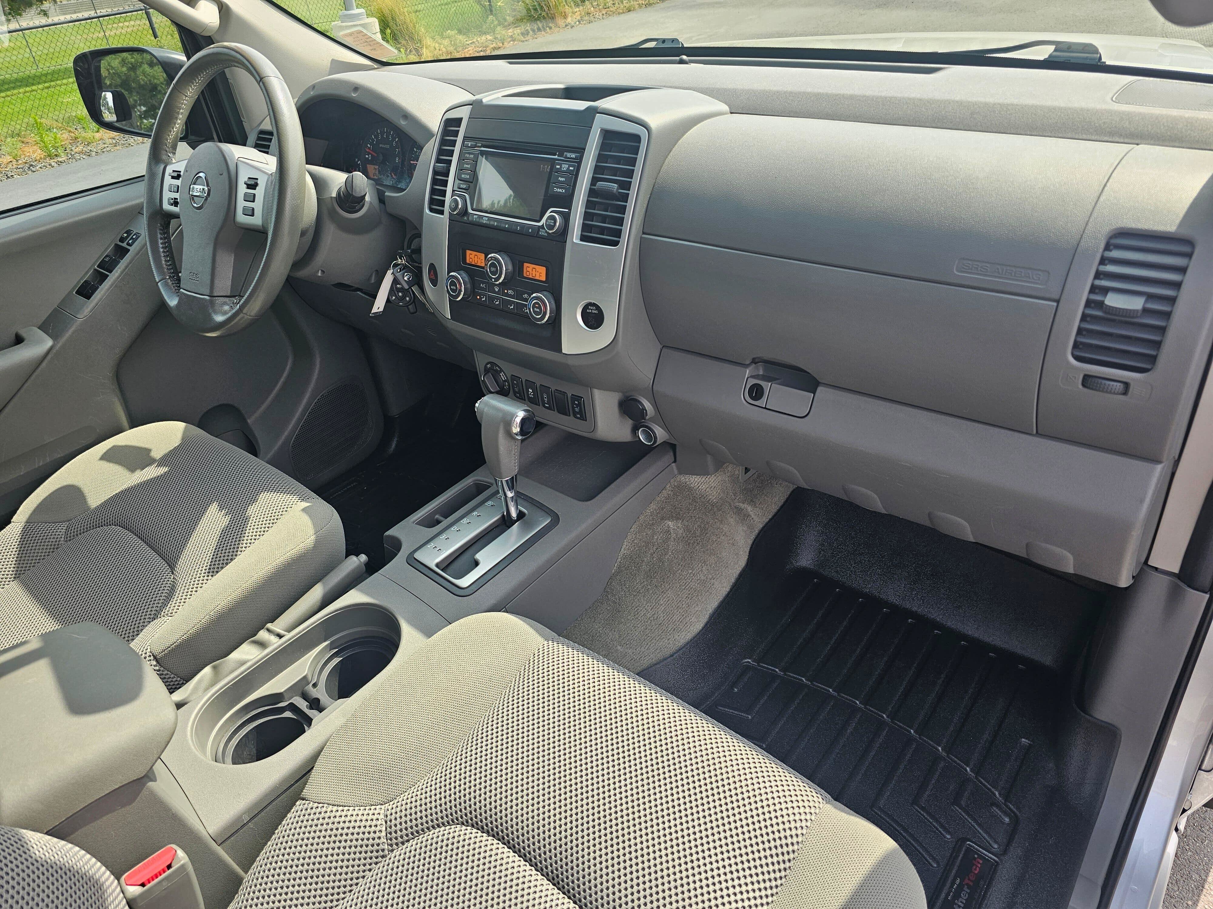 Used 2016 Nissan Frontier SV w/ SV Value Truck Package AWD/4WD image 11