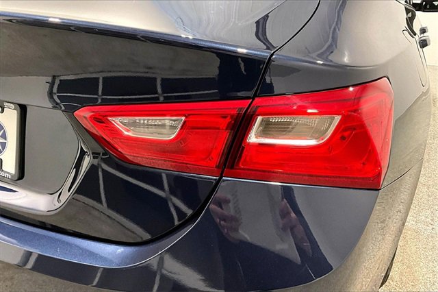 Used 2018 Chevrolet Malibu LS image 24
