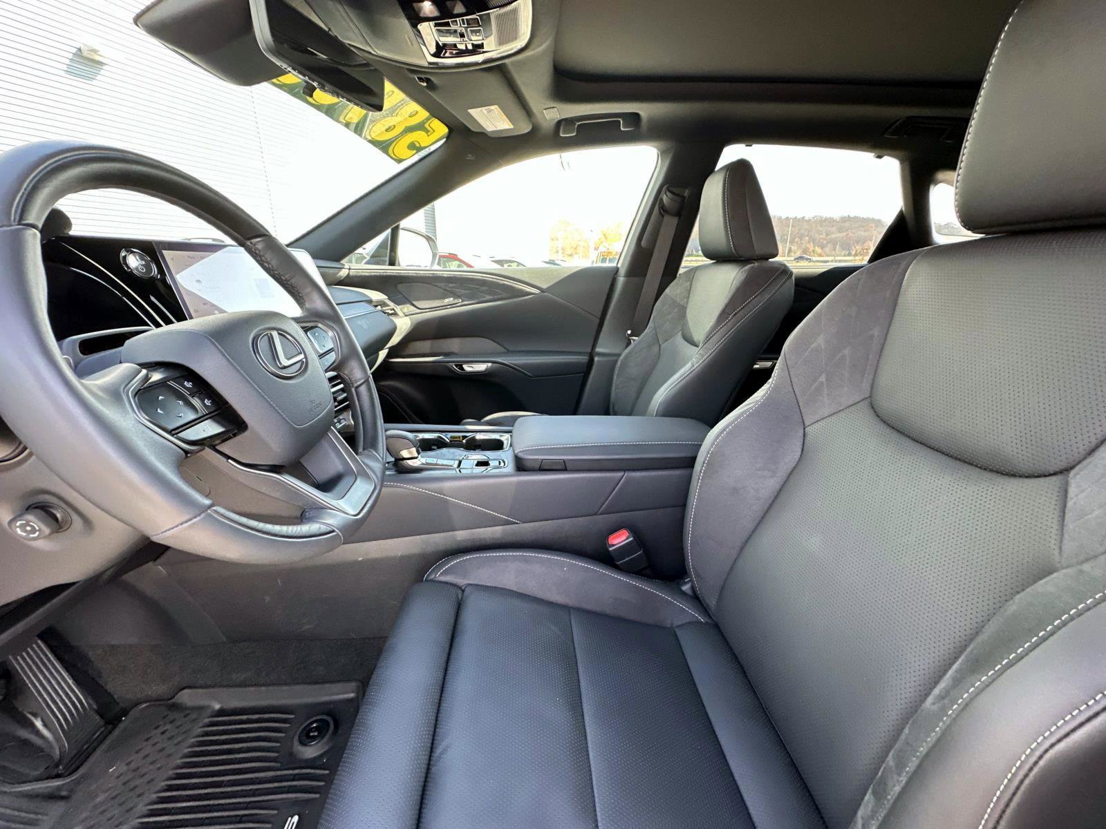 Used 2024 Lexus RX 350 image 24