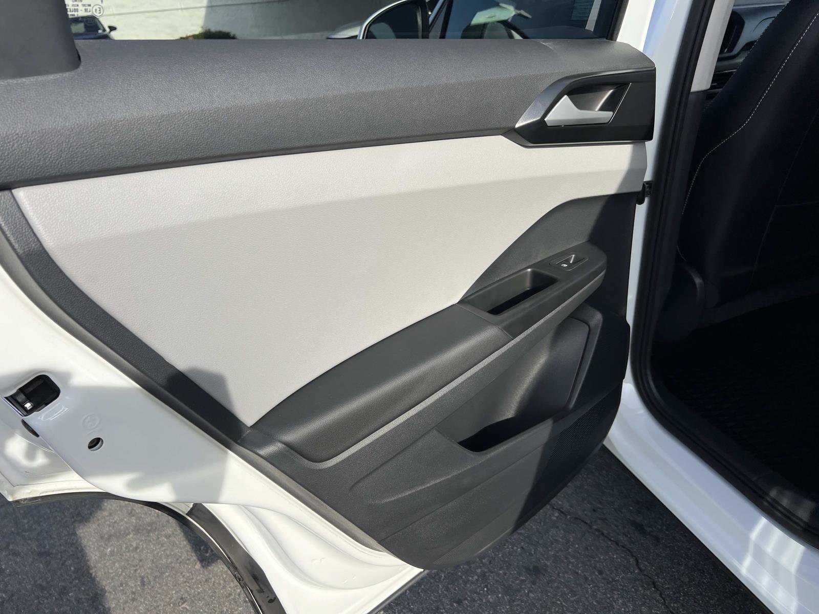 Certified 2022 Volkswagen Taos SE image 19