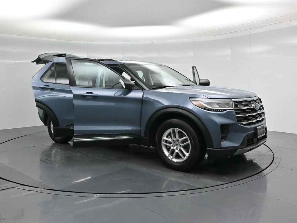 Certified 2025 Ford Explorer Active image 31