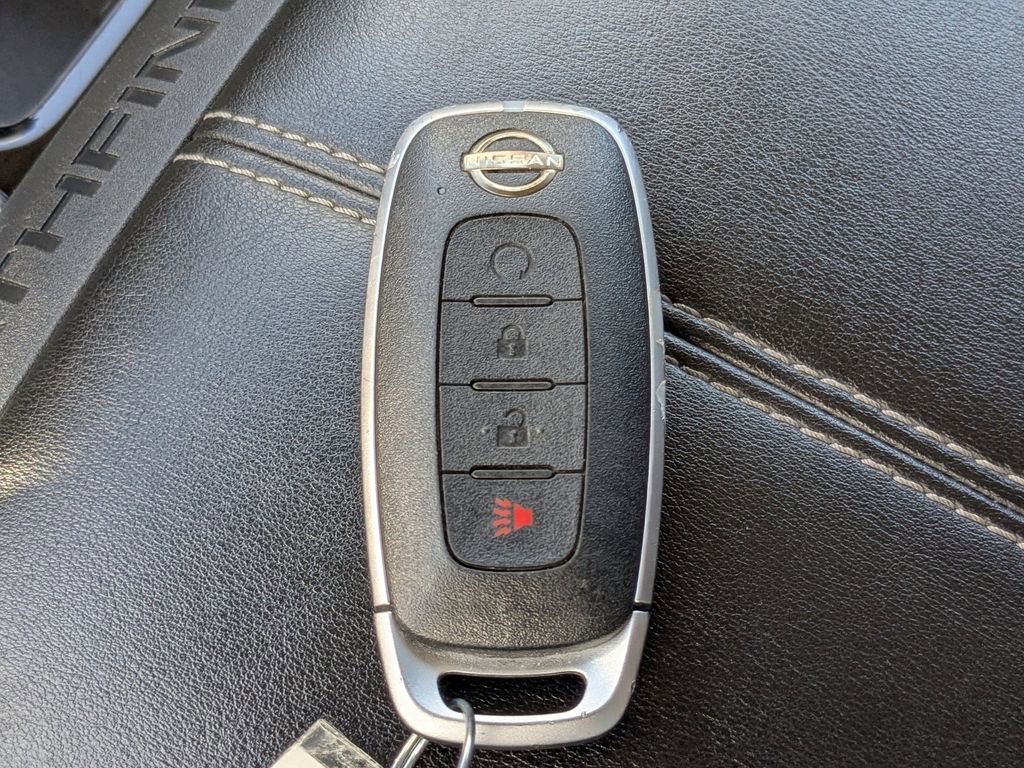 Used 2024 Nissan Pathfinder SV image 31
