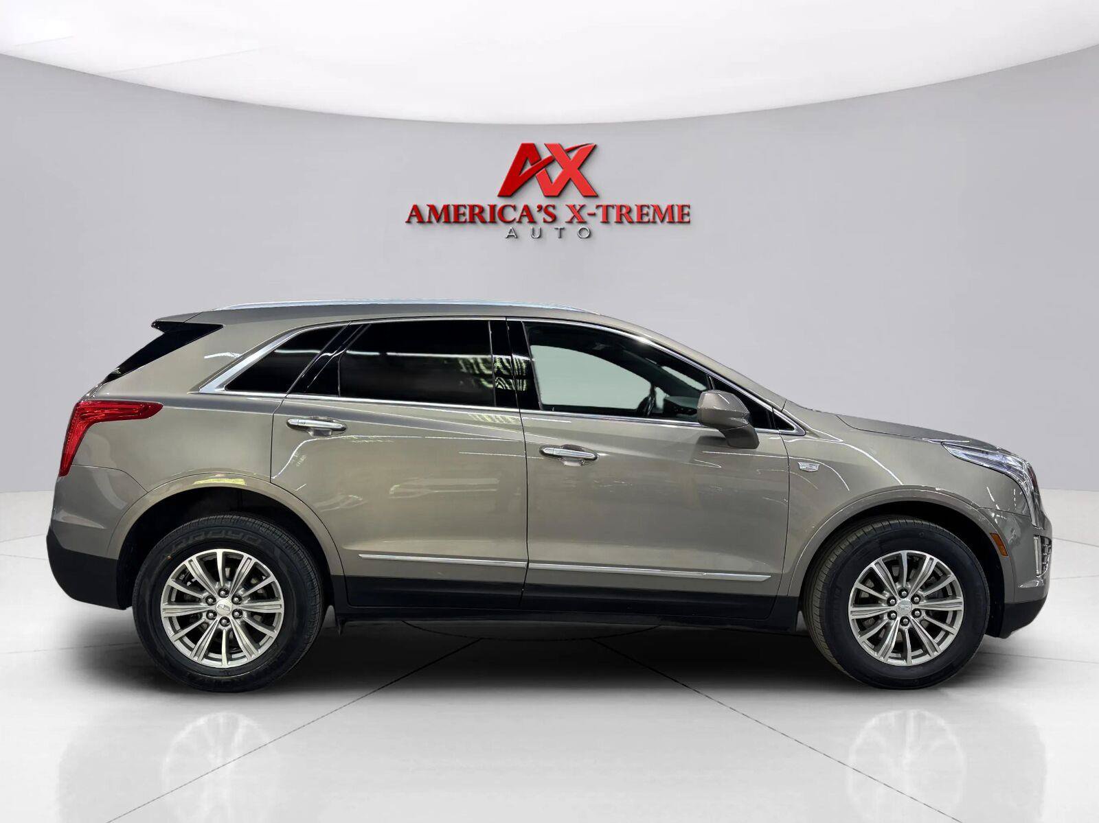 Used 2019 Cadillac XT5 Luxury AWD/4WD image 7