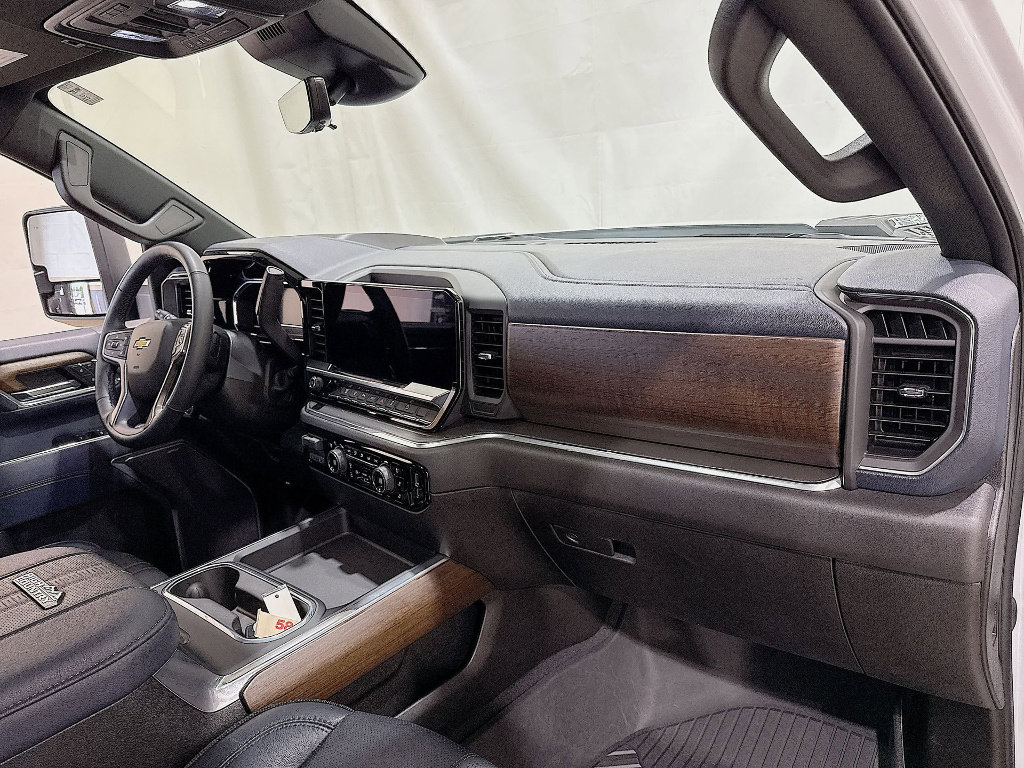 Used 2024 Chevrolet Silverado 3500 High Country w/ High Country Premium Package image 28