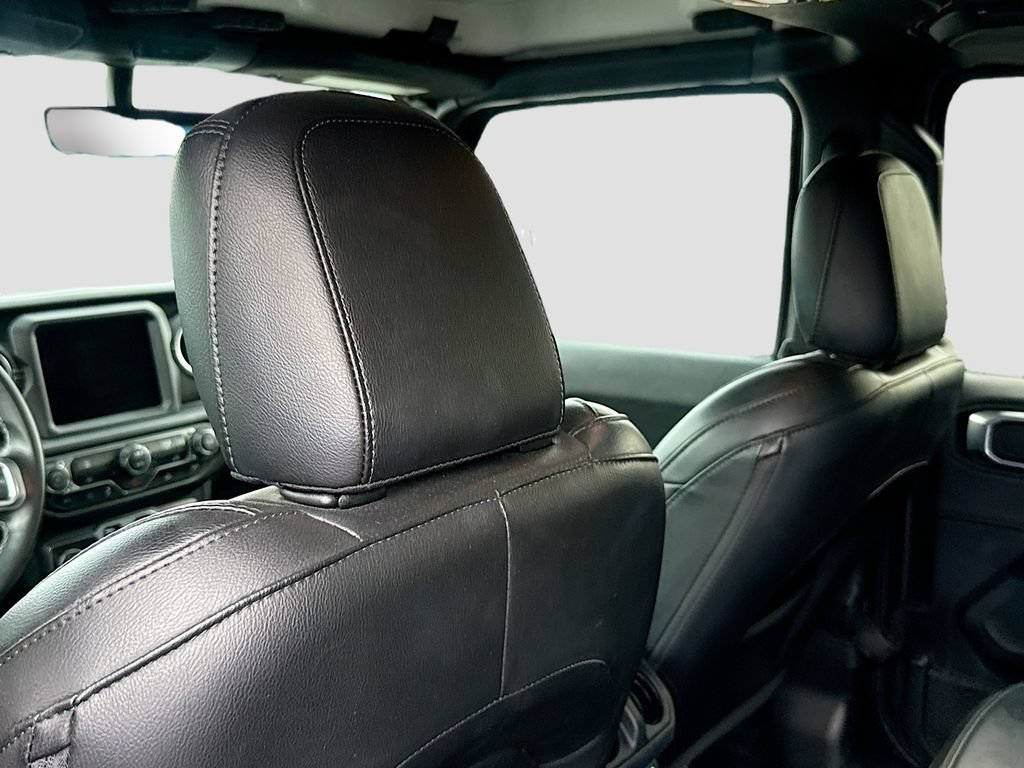 Used 2022 Jeep Wrangler Unlimited Sahara AWD/4WD image 29