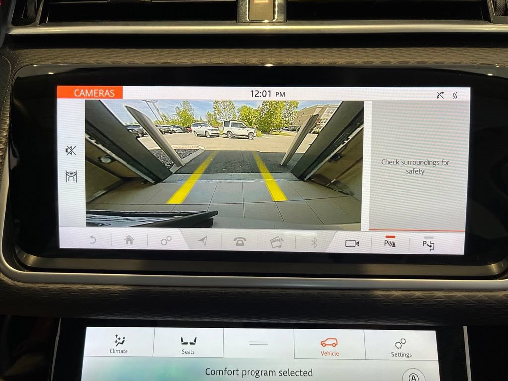 Used 2019 Land Rover Range Rover Velar R-Dynamic SE AWD/4WD image 48