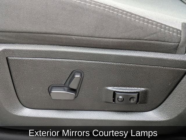 Used 2024 RAM 2500 Big Horn w/ Bed Utility Group image 25