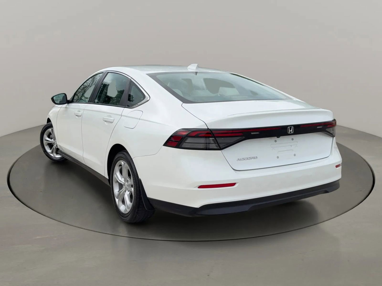 Used 2024 Honda Accord LX image 5