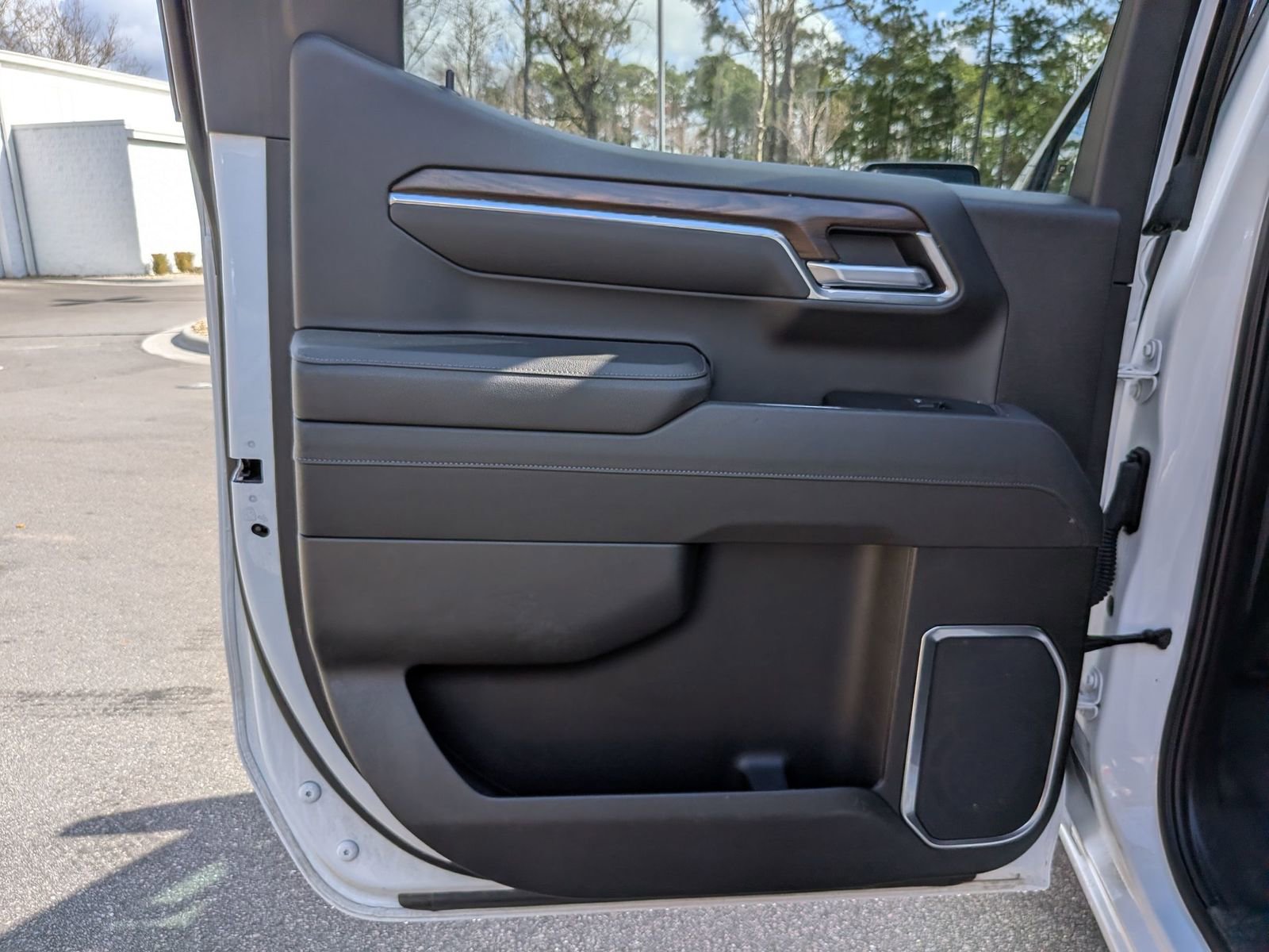 Used 2025 GMC Sierra 1500 SLT image 26