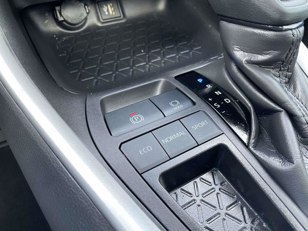 Used 2025 Toyota RAV4 XLE w/ Convenience Package FWD image 43