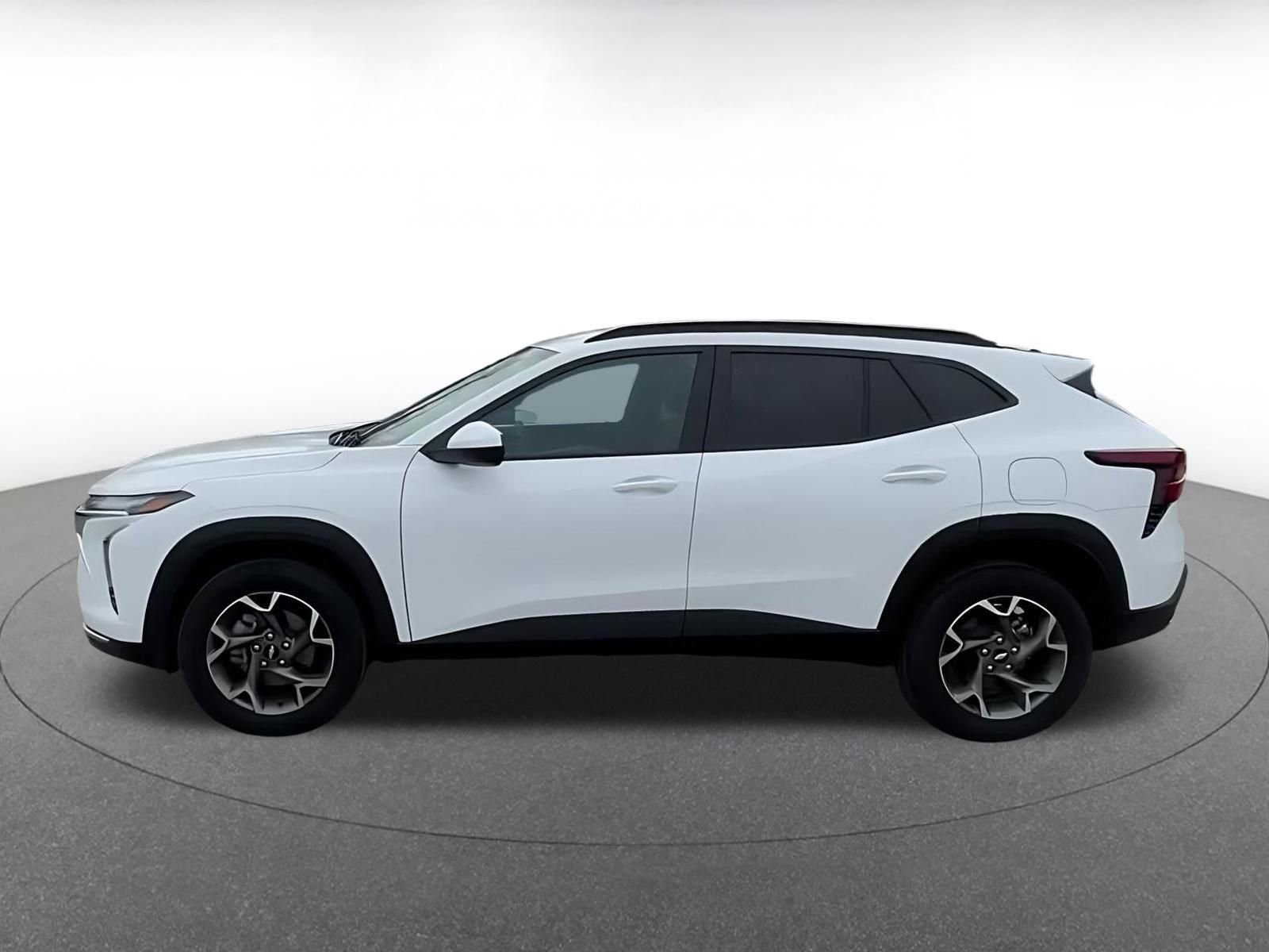 Used 2025 Chevrolet Trax LT image 10