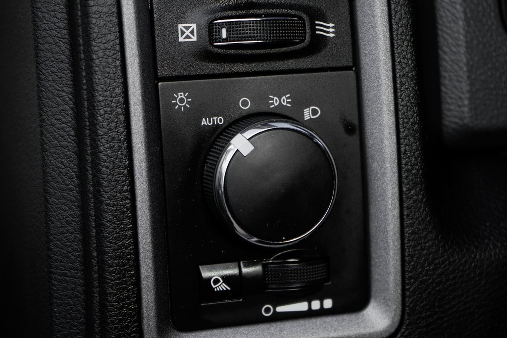 Used 2017 RAM 1500 Tradesman w/ Chrome Appearance Group image 16