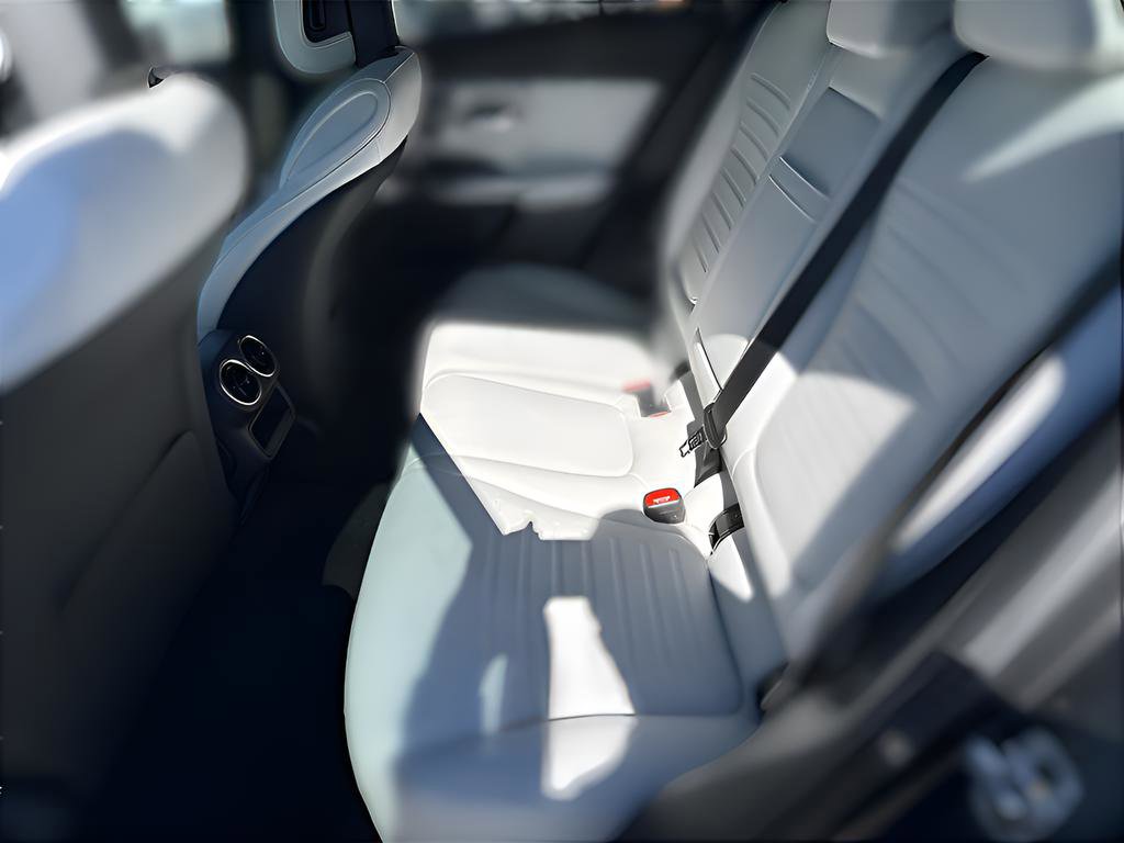 New 2026 Mercedes-Benz GLC 300 4MATIC image 23