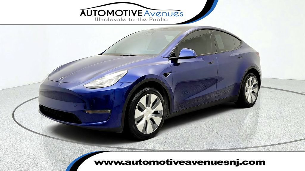 Used 2023 Tesla Model Y AWD image 1