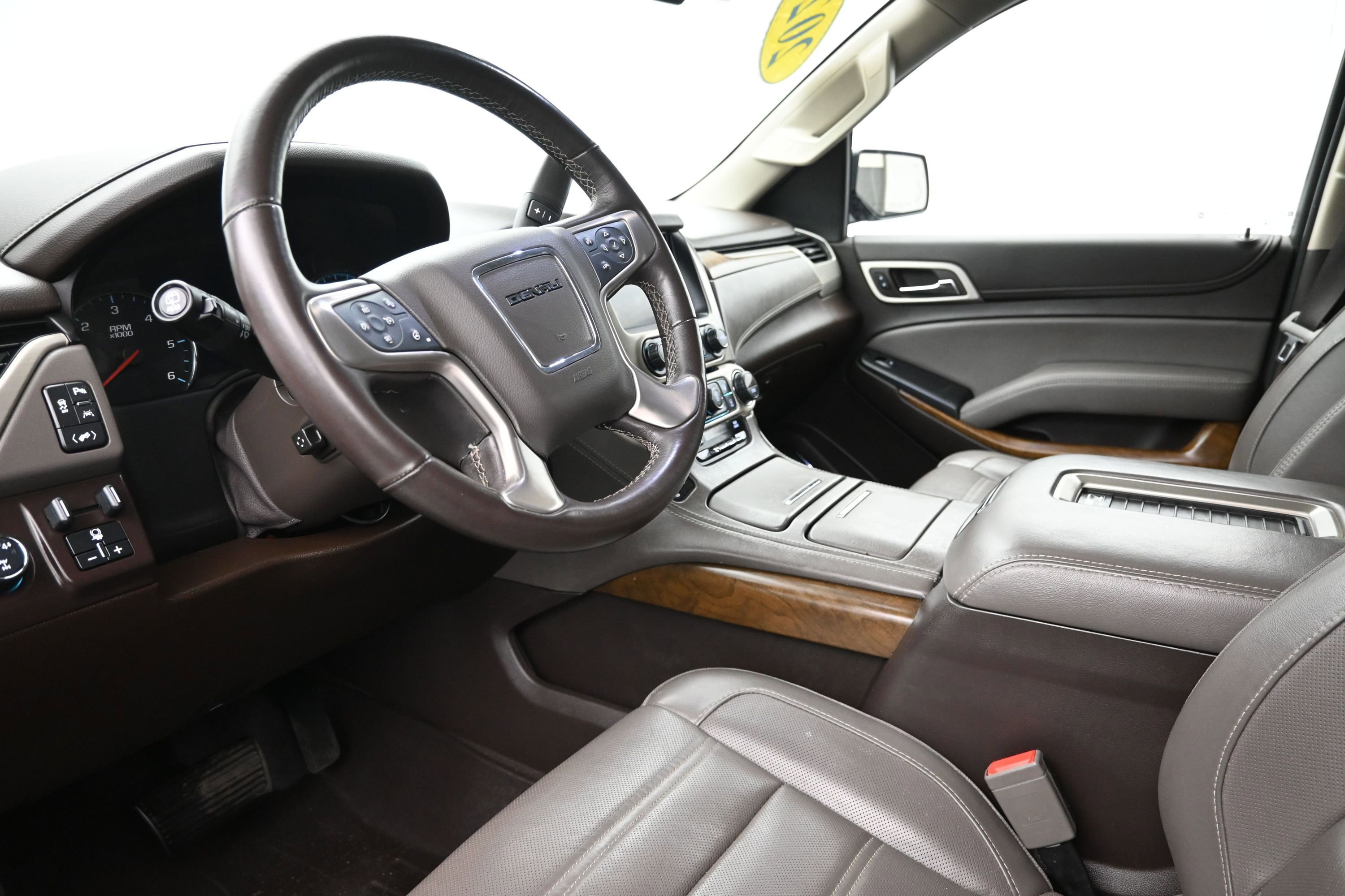 Used 2020 GMC Yukon Denali w/ Open Road Package AWD/4WD image 10