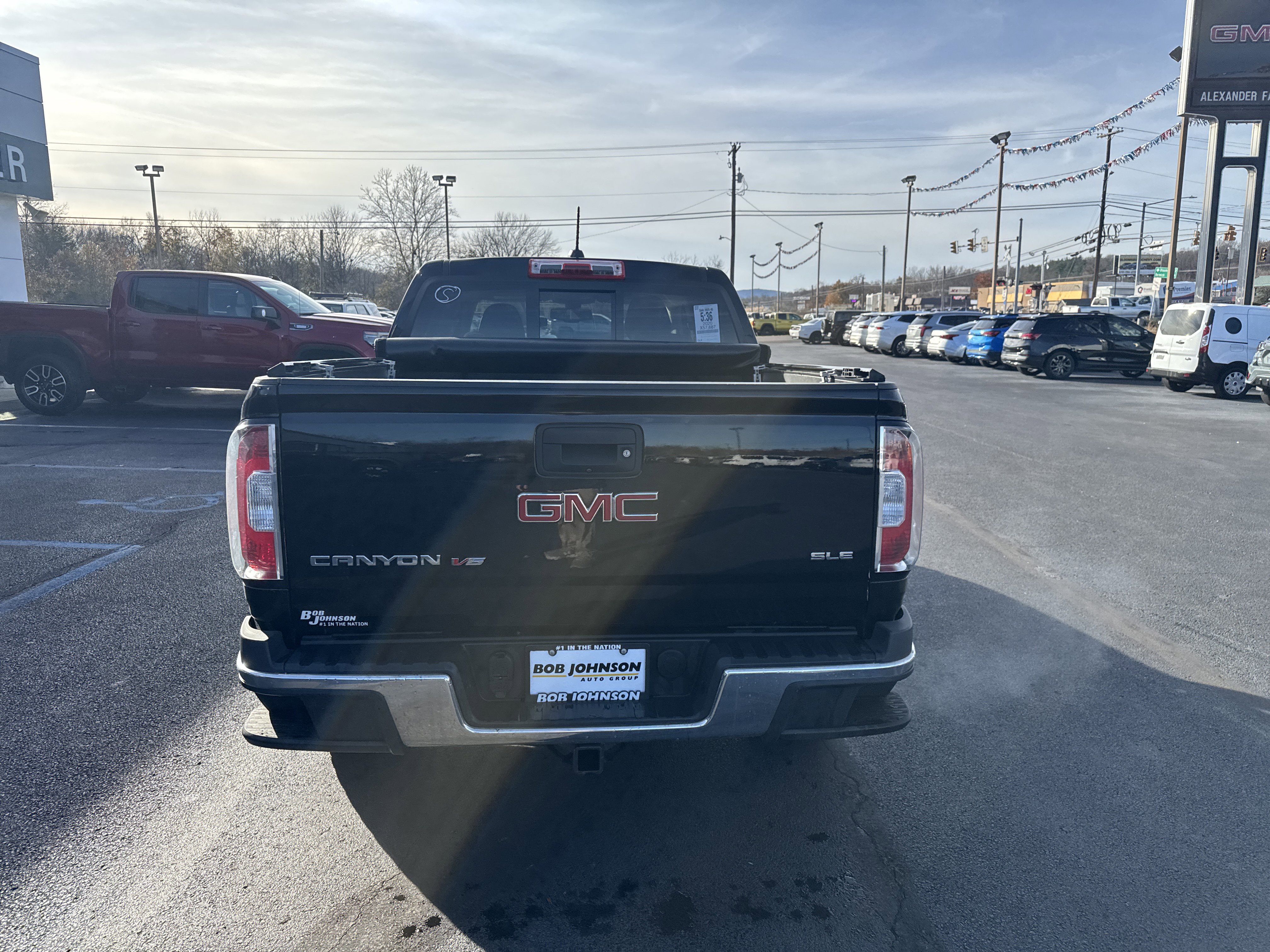 Used 2020 GMC Canyon SLE w/ Elevation Edition image 4