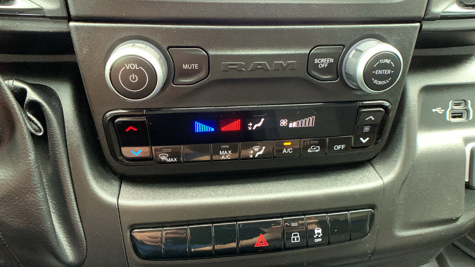 Used 2022 RAM ProMaster 2500 image 16