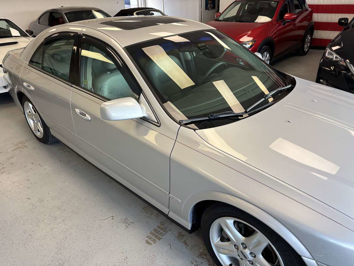 Used 2000 Lincoln LS image 4