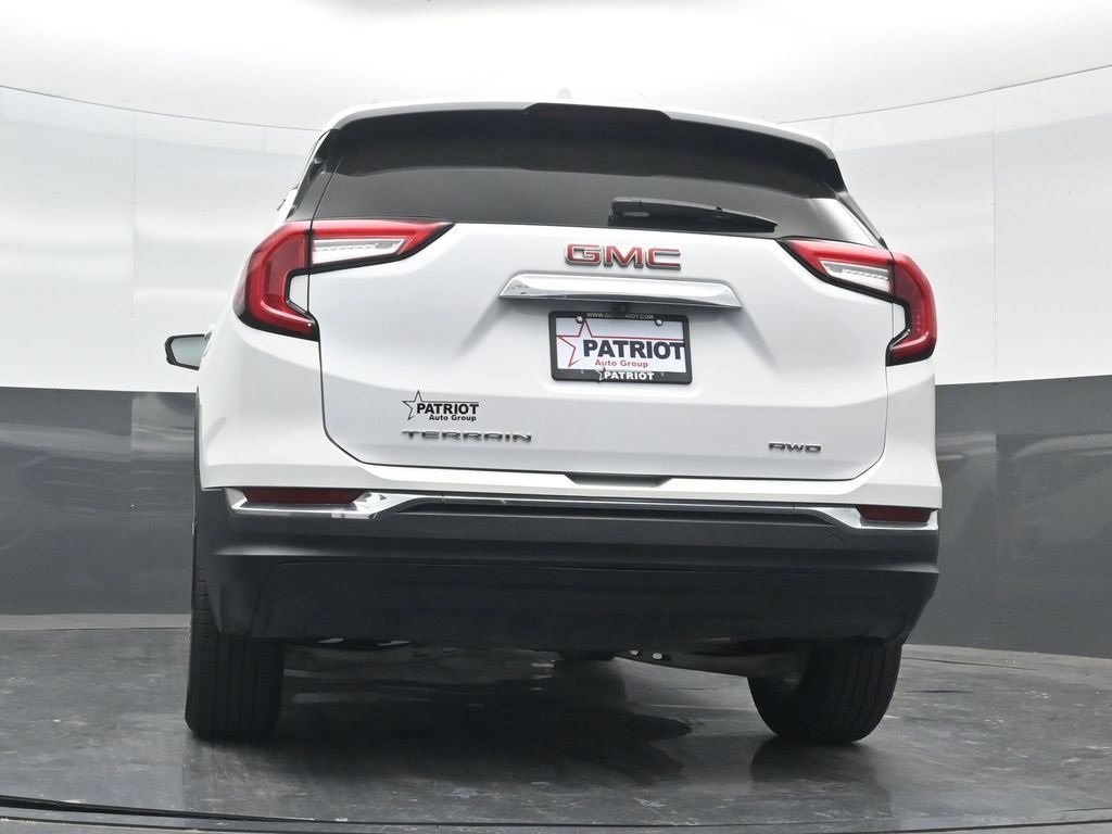 Used 2024 GMC Terrain SLT image 47