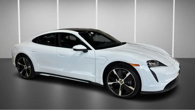 Used 2023 Porsche Taycan w/ Premium Package RWD image 2