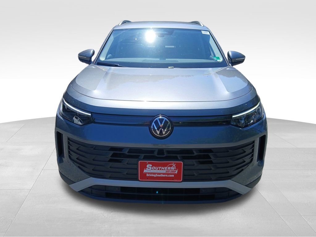 Used 2025 Volkswagen Tiguan SE image 10