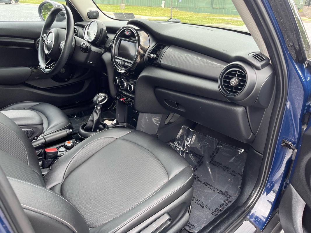 Used 2017 MINI Cooper 4-Door Hardtop FWD image 14